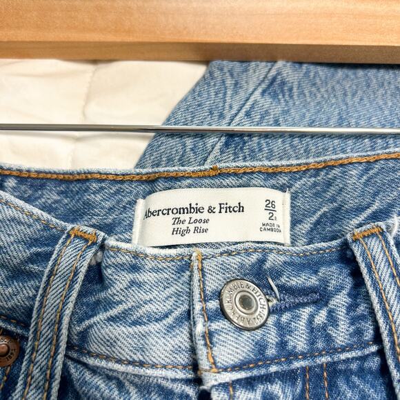 Abercrombie & Fitch The Loose High Rise Distressed Jeans Medium Wash 26/2R EUC - Picture 5 of 10